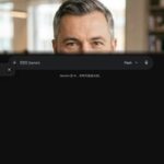Портрет уверенного бизнесмена компании Металл Тотал на нейтральном фоне для раздела оптовых поставок швеллера